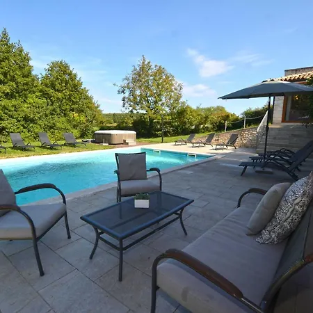 Forest Breeze Retreat In Holiday home *
