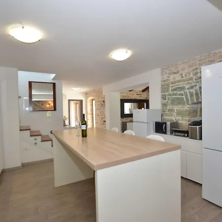 Holiday home Forest Breeze Retreat In Zminj